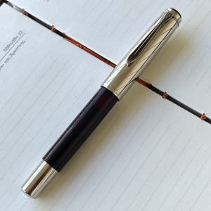 Preowned Pelikan Souverän M625 Dark Red Transparent Fountain Pen
