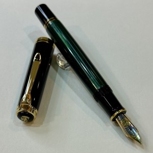 Preowned Pelikan Souverän M800 Black Green Fountain Pen