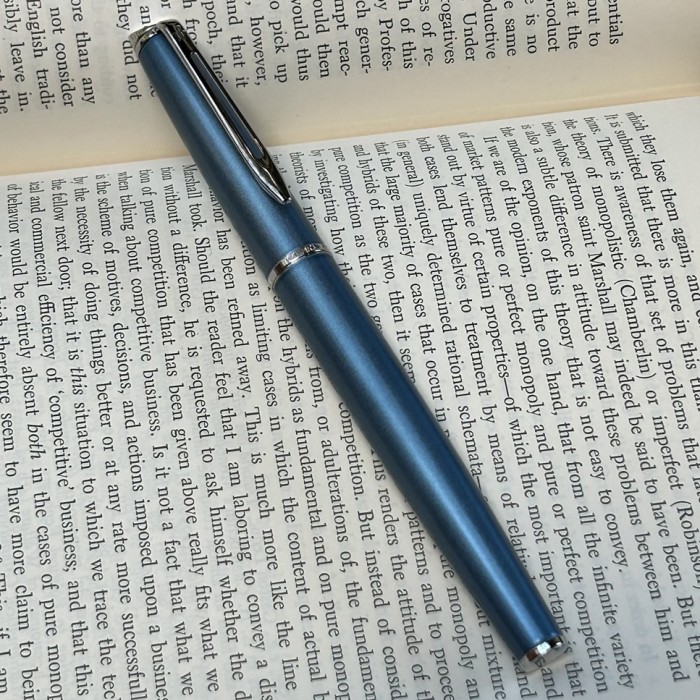 Waterman Hémisphère Shimmery Blue Rollerball Pen