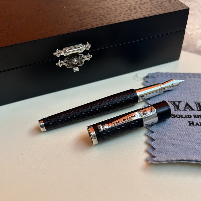 Yard-O-Led Retro Pocket Black Fountain Pen